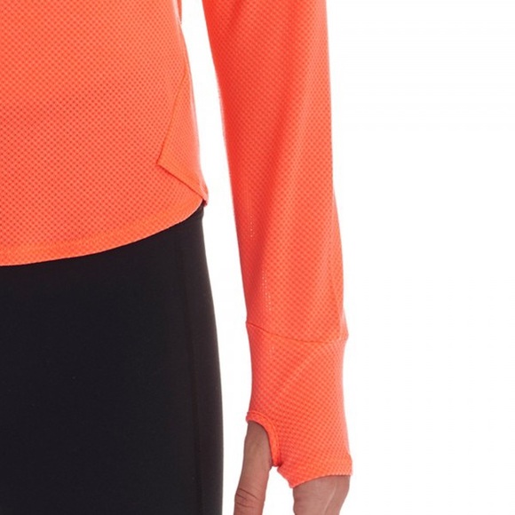 Oiselle Flyout Long Sleeve Running Training Tee
Size XS (0, 2) in Snap - Picture 2 of 10
